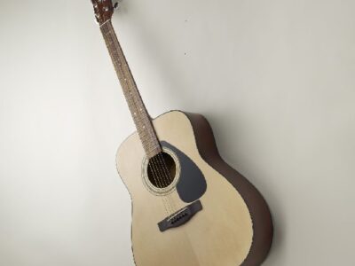 Yamaha f310 guitar